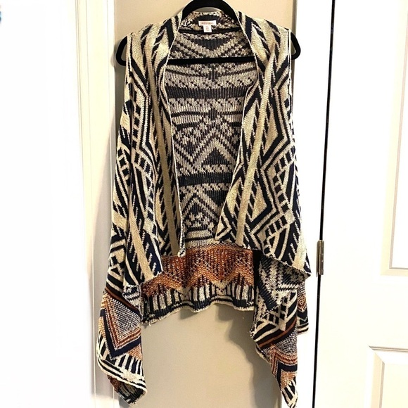 Xhilaration Jackets & Blazers - Geometric pattern Open knit vest